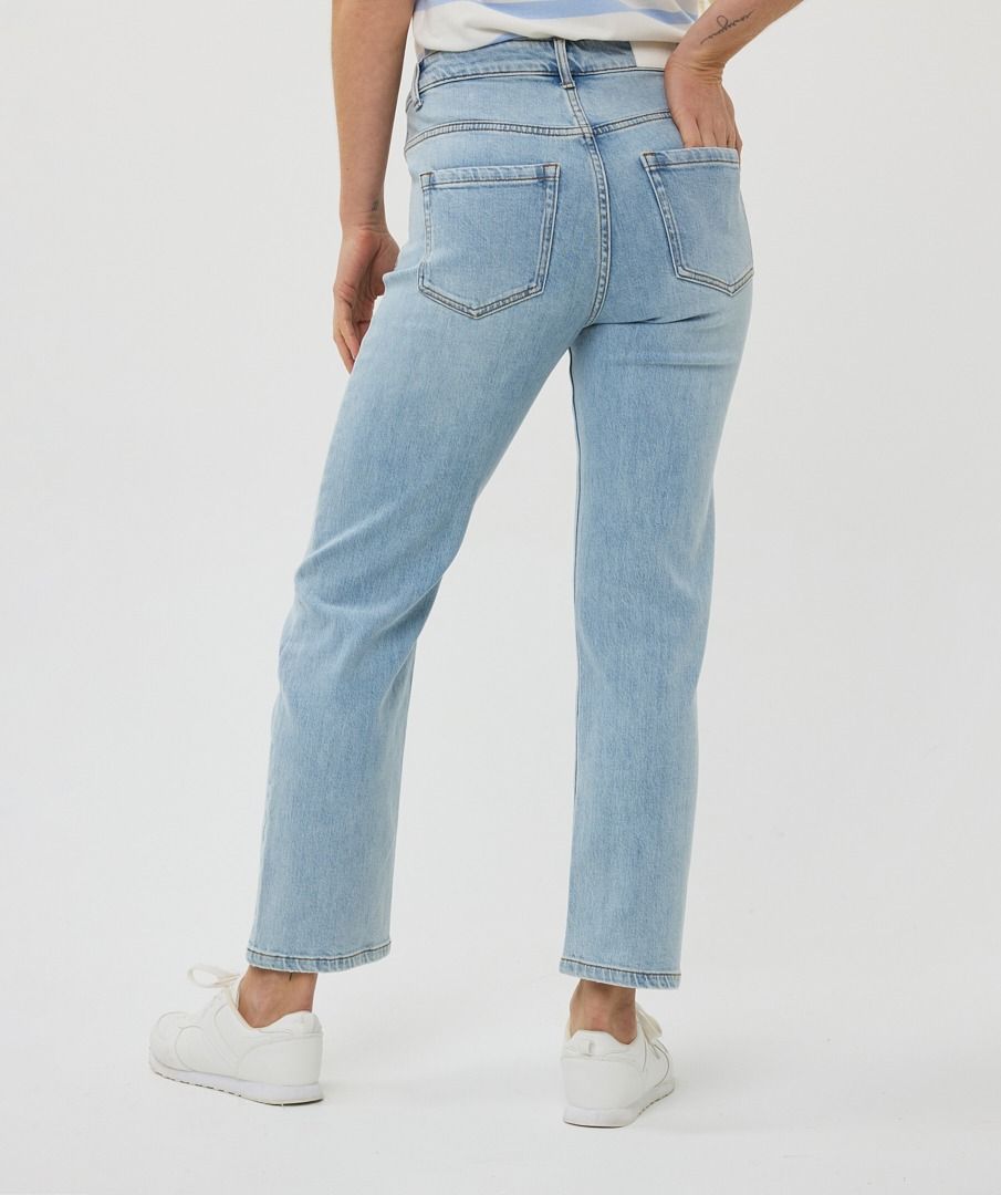 Embroidered Flower jeans
