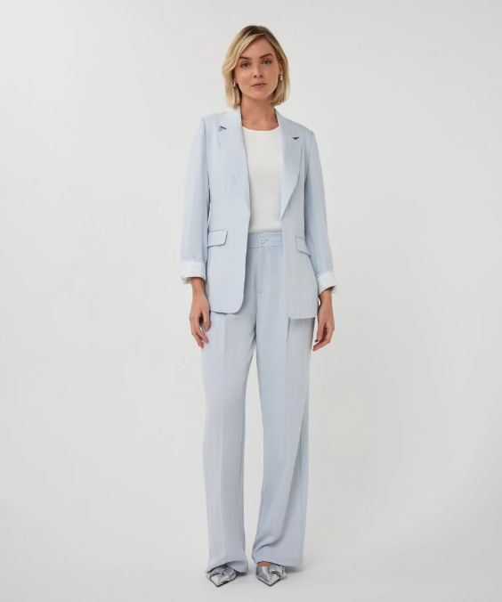 FINE CRINKLE LIGHT BLUE BLAZER